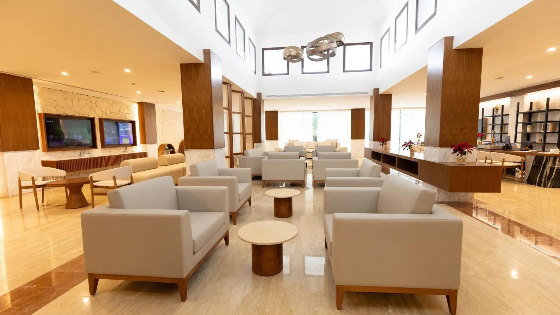 *****  Family Selection At Grand Palladium Kantenah Resort & Spa Akumal Mexico